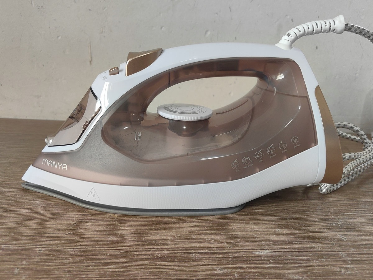 Утюг Manya I-M2406